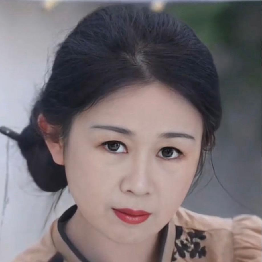 郑家姑娘❤️金闪闪❤️