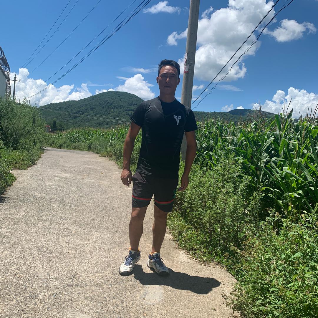 吉   尔    呷      呷