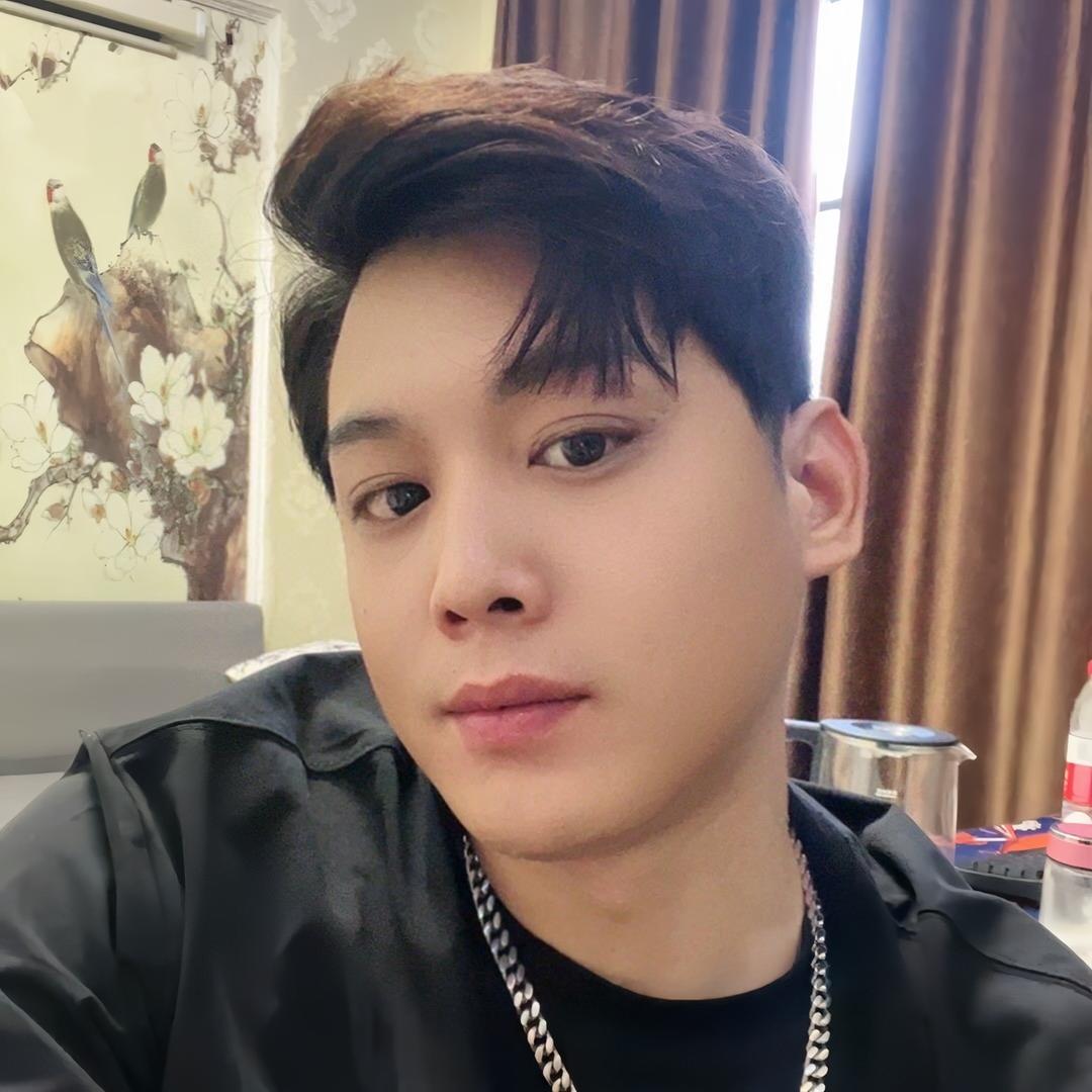 深夜小宅男