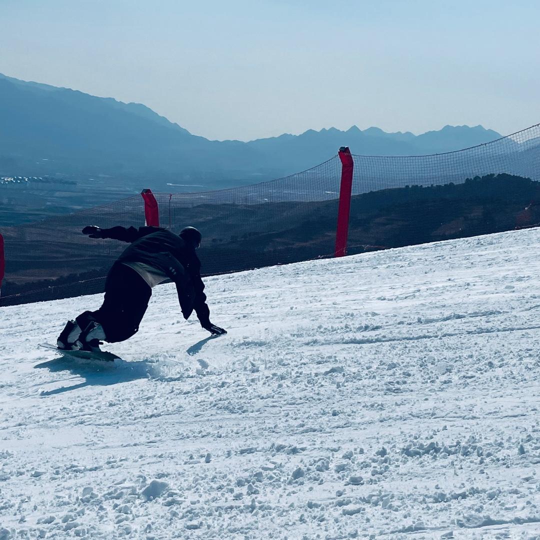 李天阳（佛系滑雪）