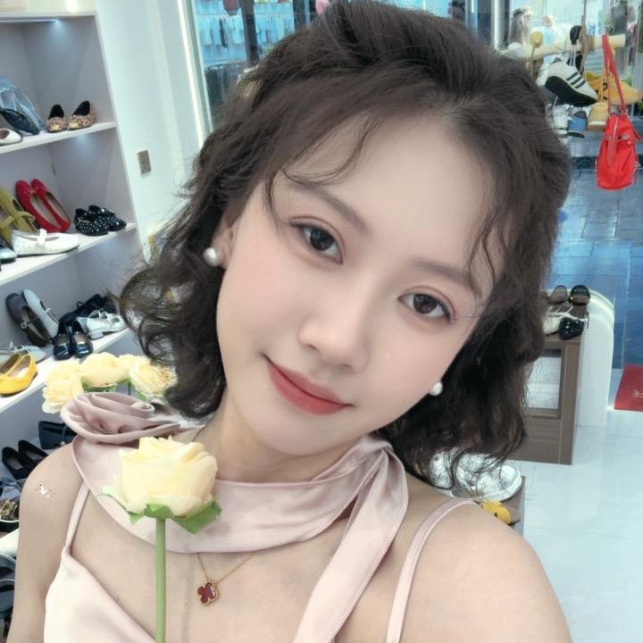 小一家潮鞋集成店