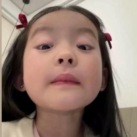 李李.