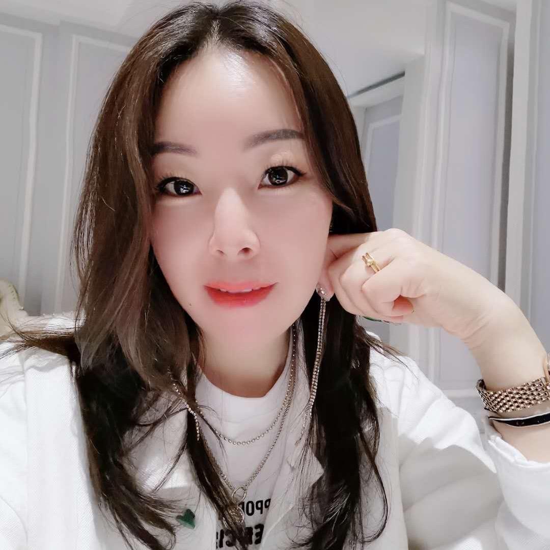 龙港珍女人轻奢馆