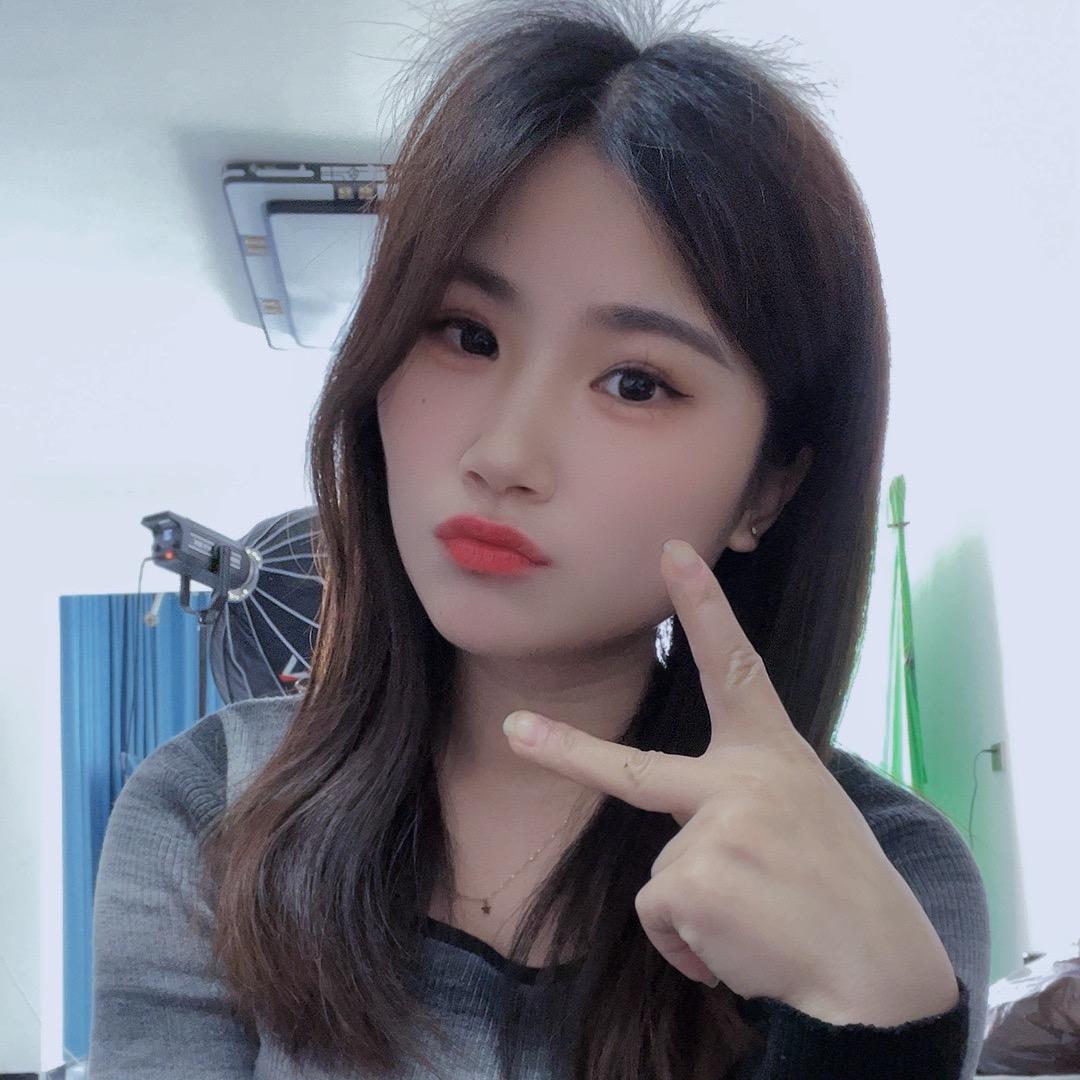 依依爱山歌🌻