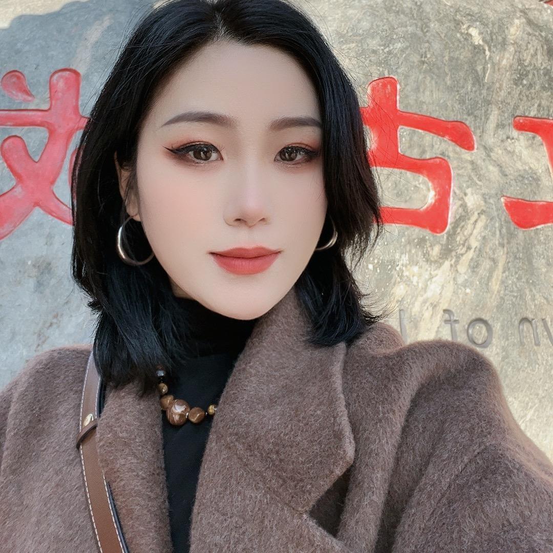 揽月精品女装商行