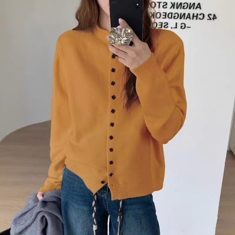 小脚丫停播中（小号直播娟子女装）