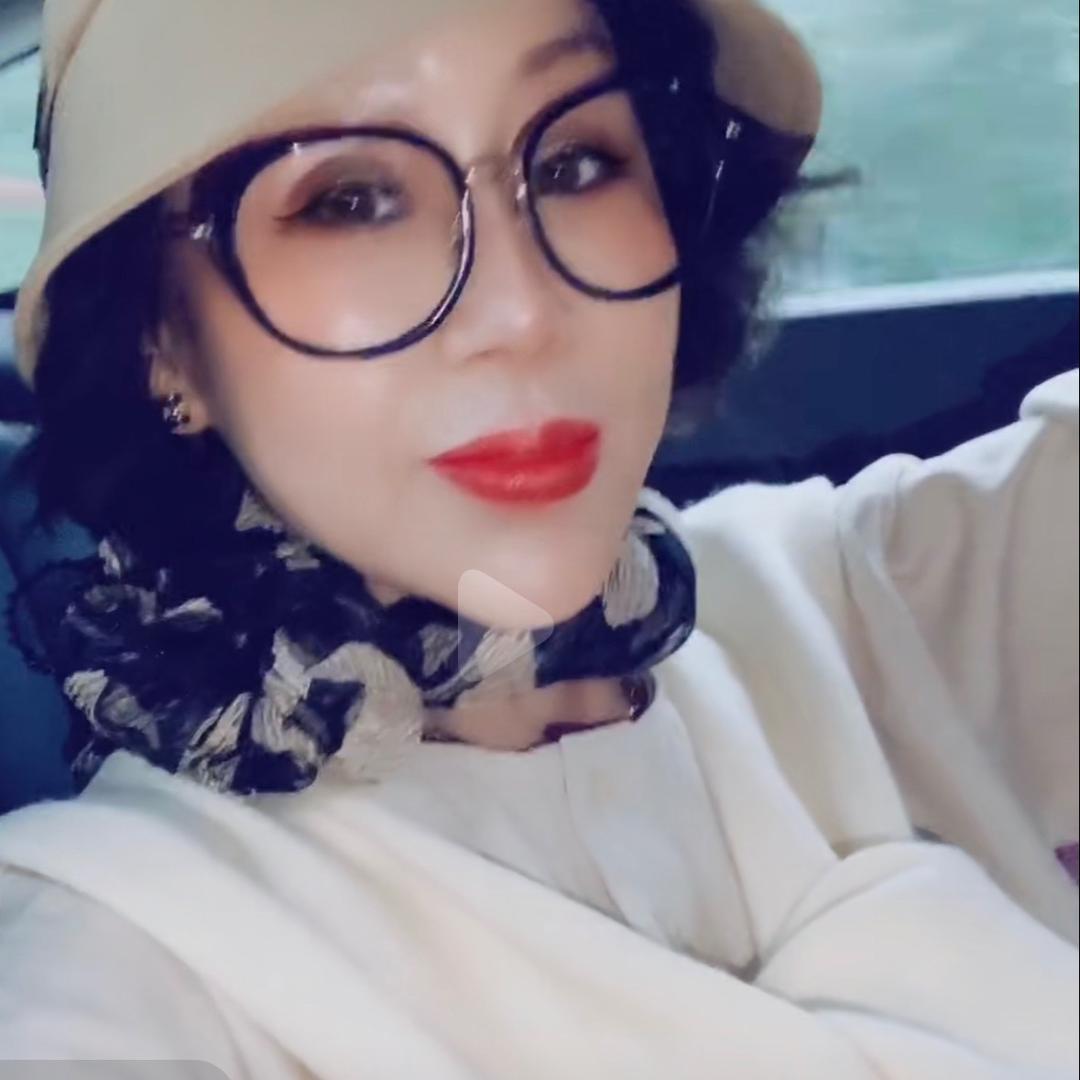 大眼睛小姐姐时尚严选🌞🌹