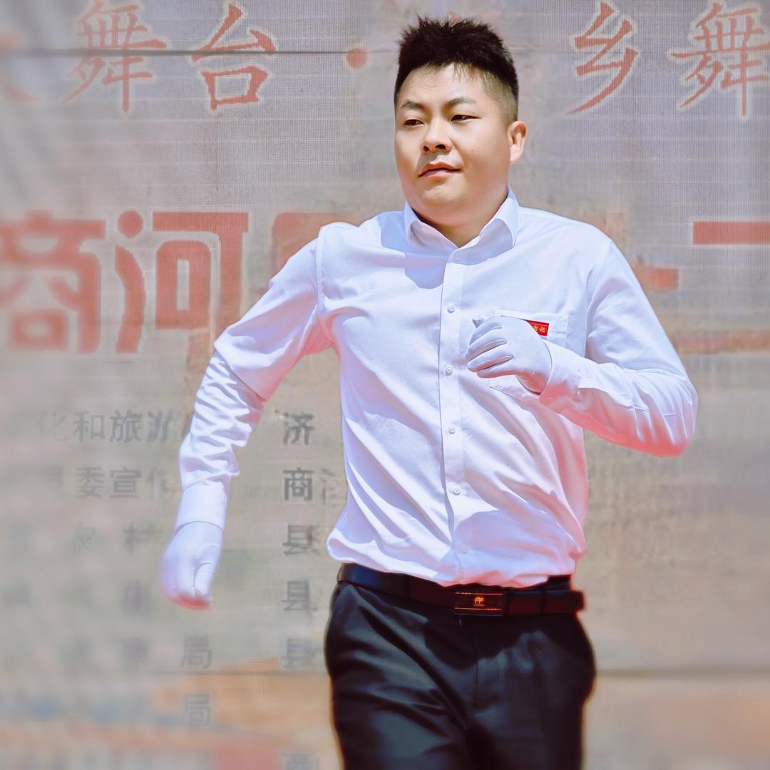 六耕者(济南商河96年驻村第一书记)
