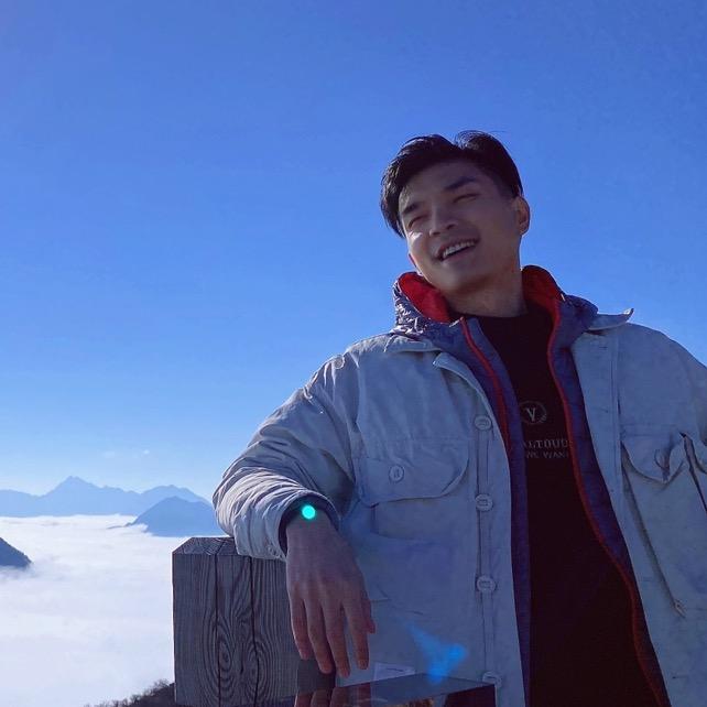 成都猴哥租车伟之锋