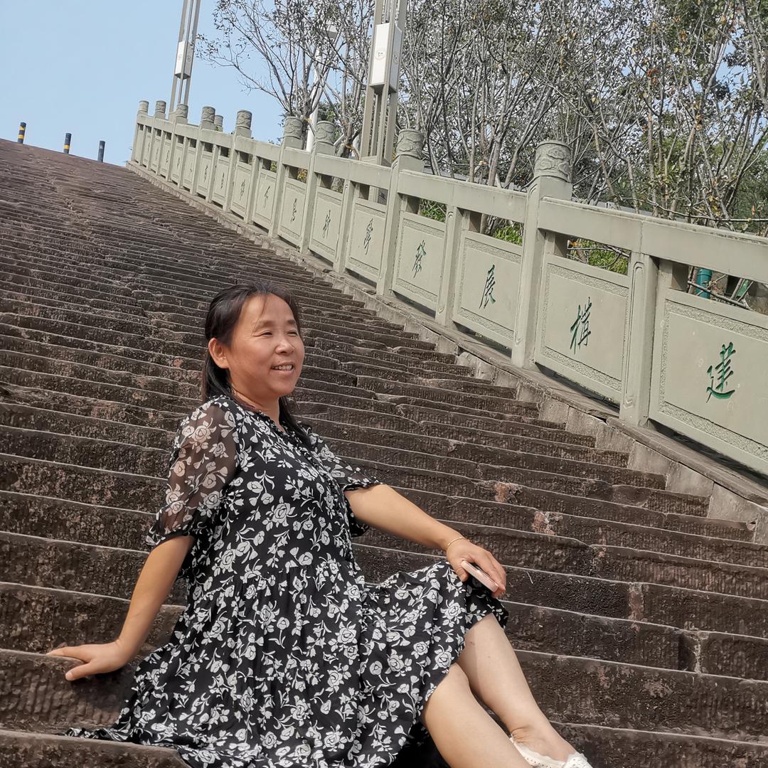 粮宏莉妹