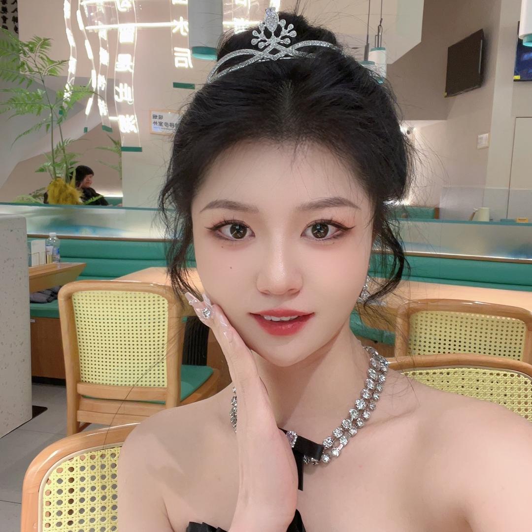 姚摆摆