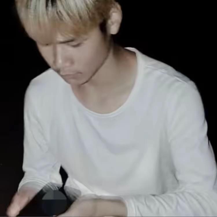 爱  荣  义
