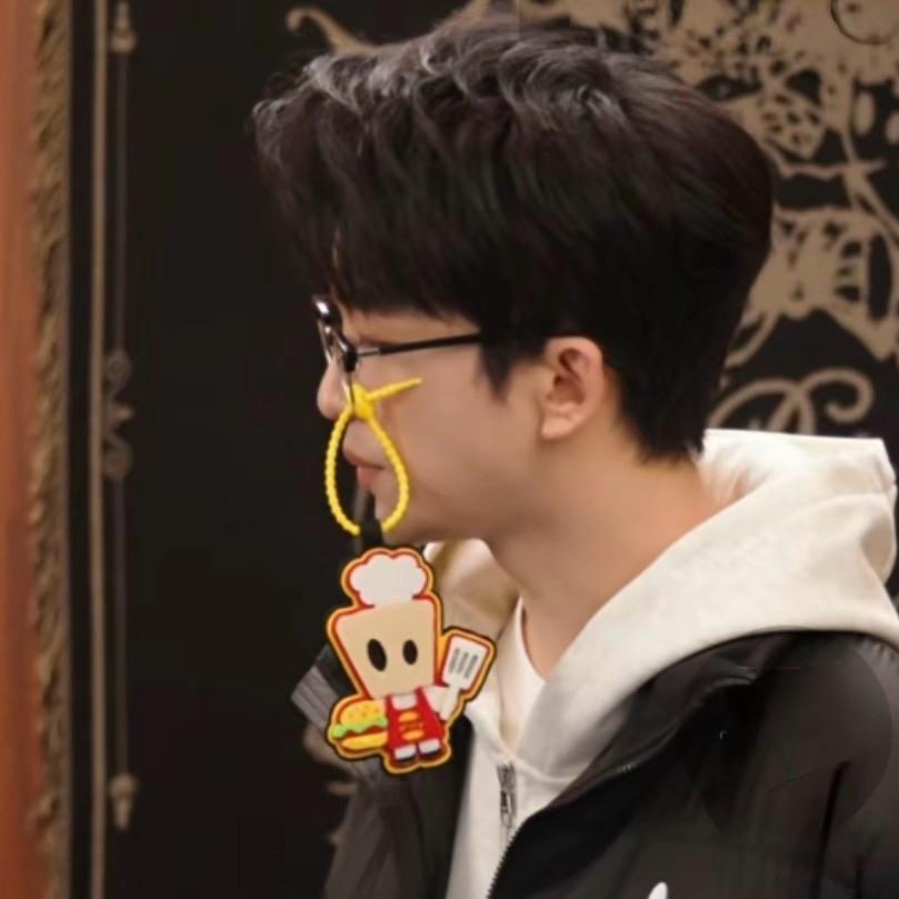 江辞mic（见过黄子弘凡版）