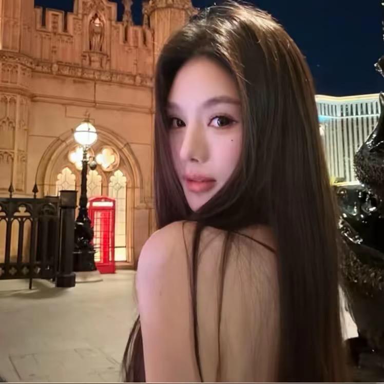 露露.