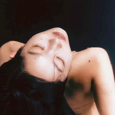 逢春未眠.