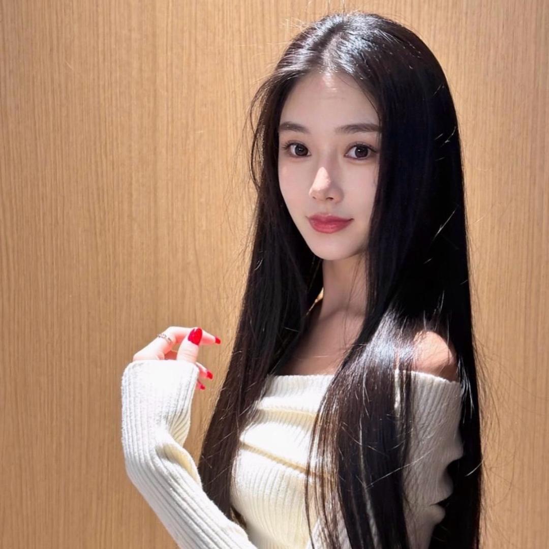 ᥫ᭡ 笨蛋美女