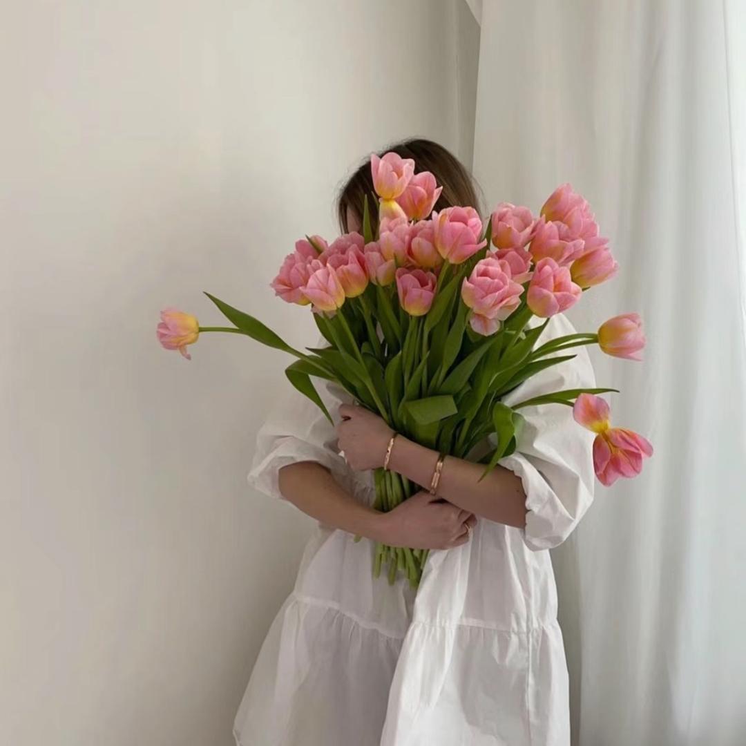 爱自己的一家花铺