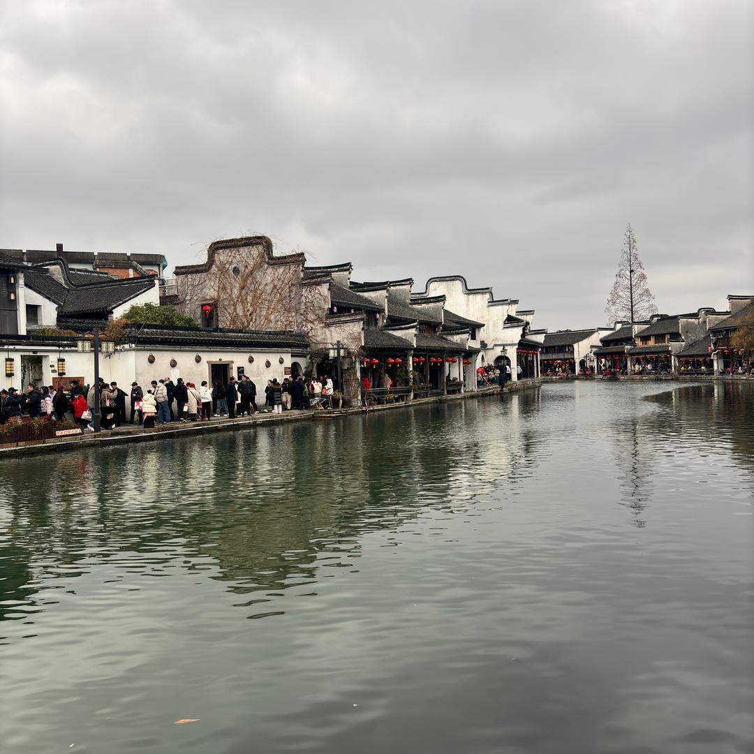 轻舟已过万重山