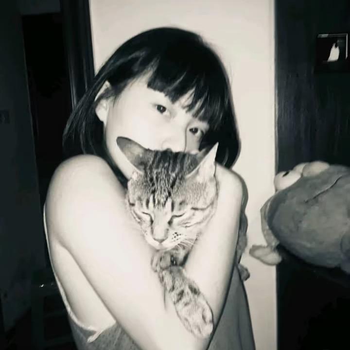 压我头发啦