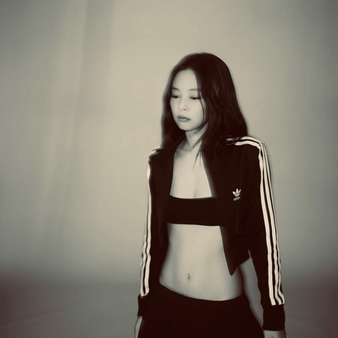 毖.