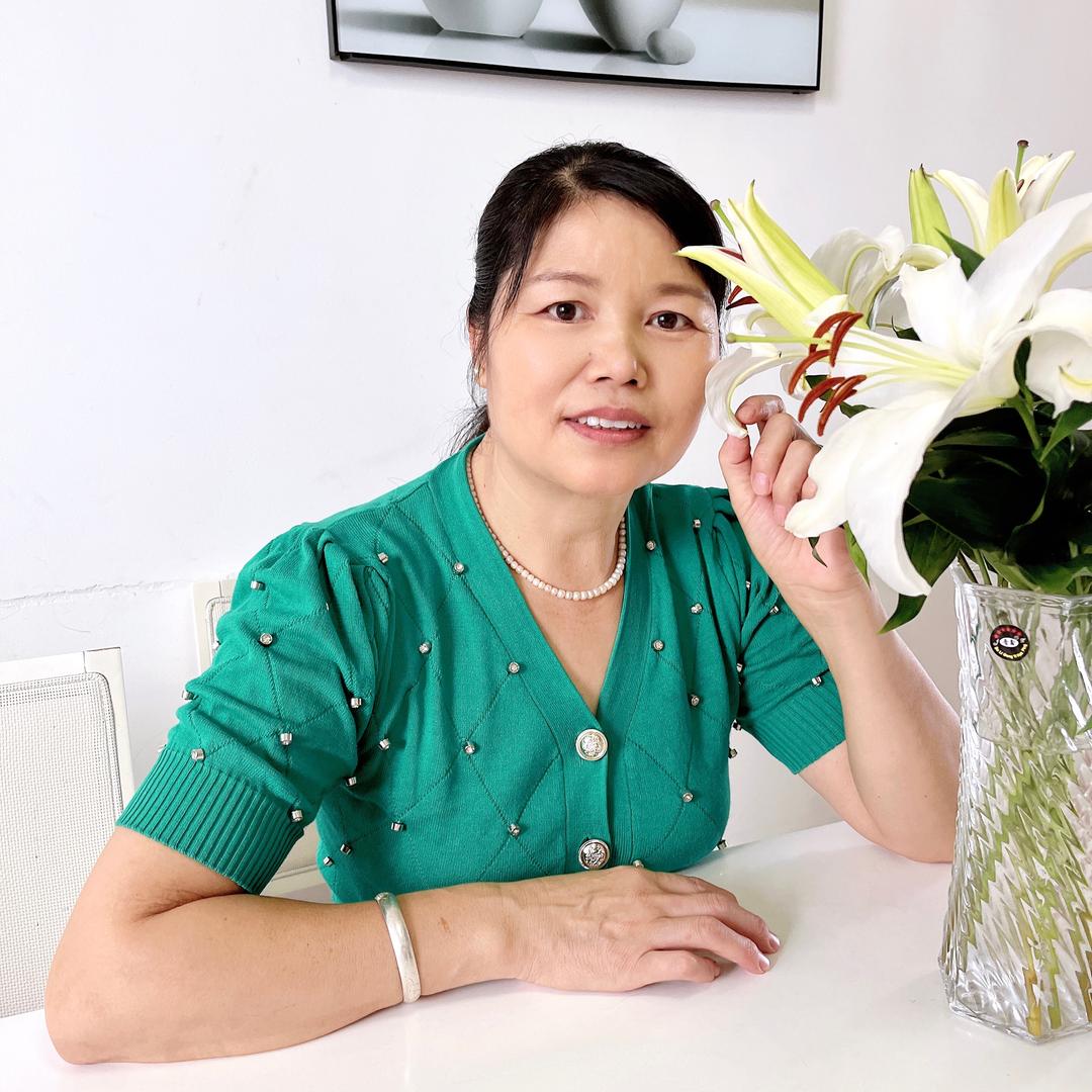 英子