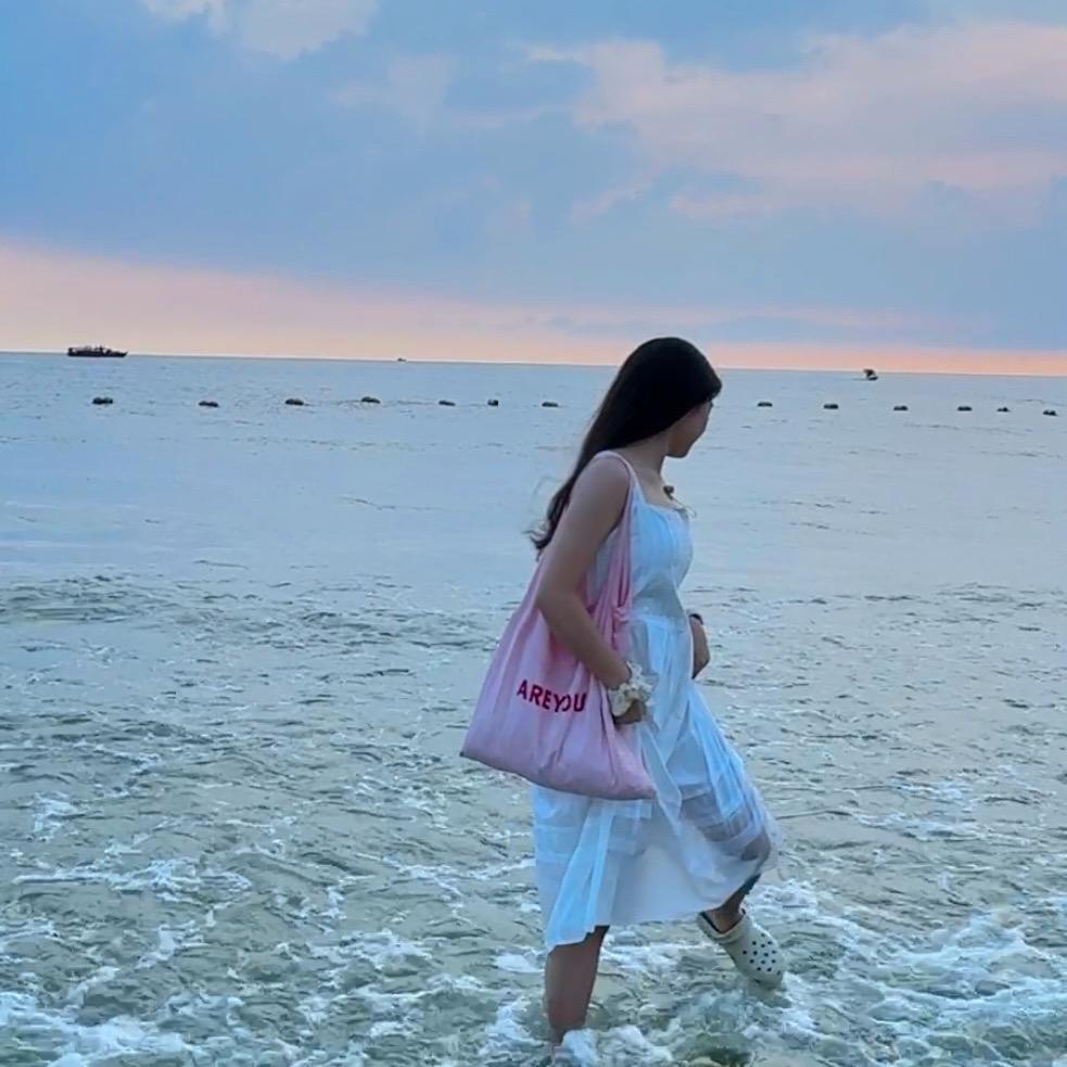 梨涡女孩
