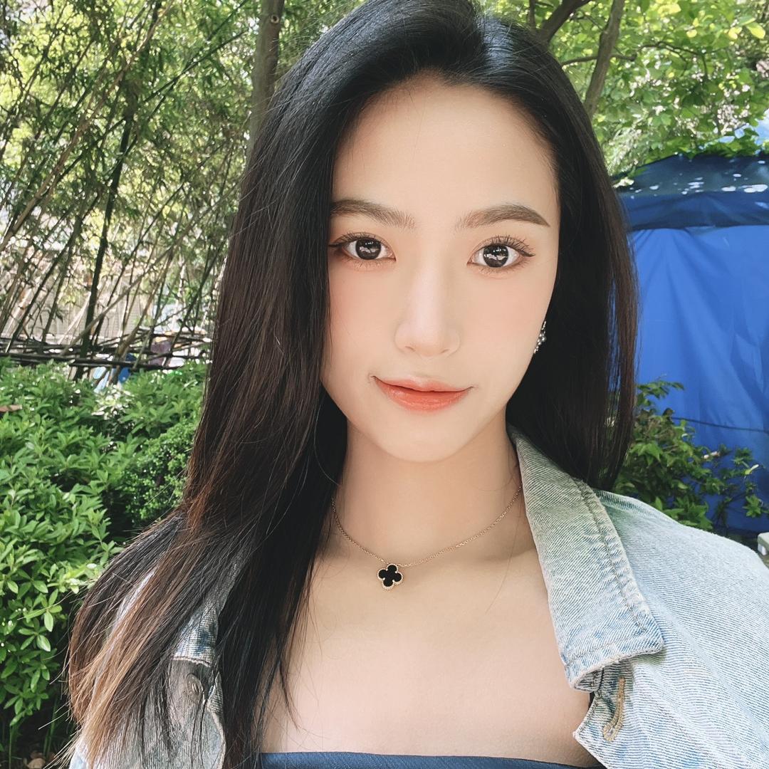 黄白白BaiBai💕