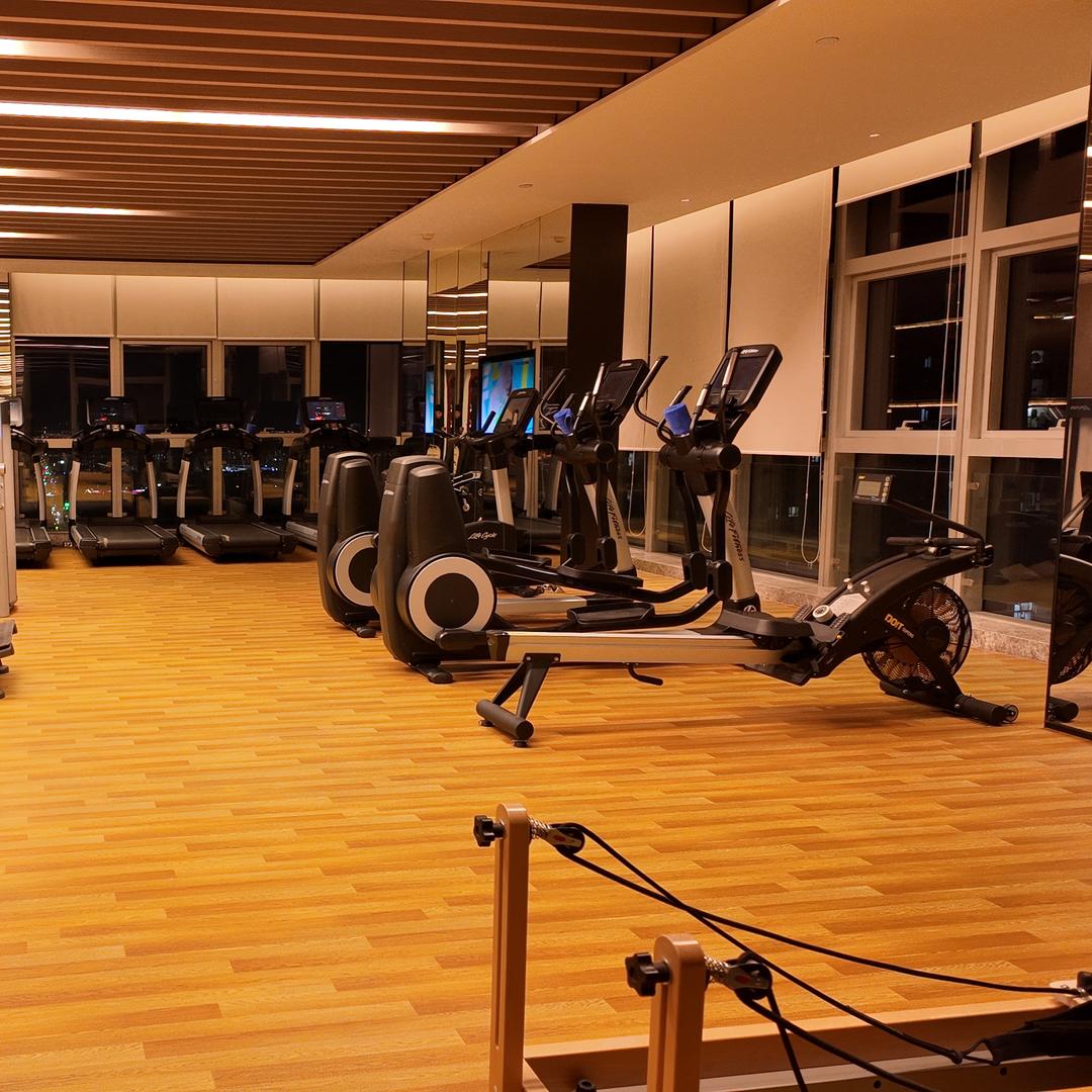 希尔顿力菲运动空间