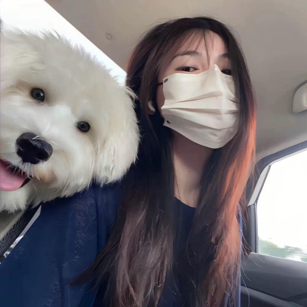 小王比个耶