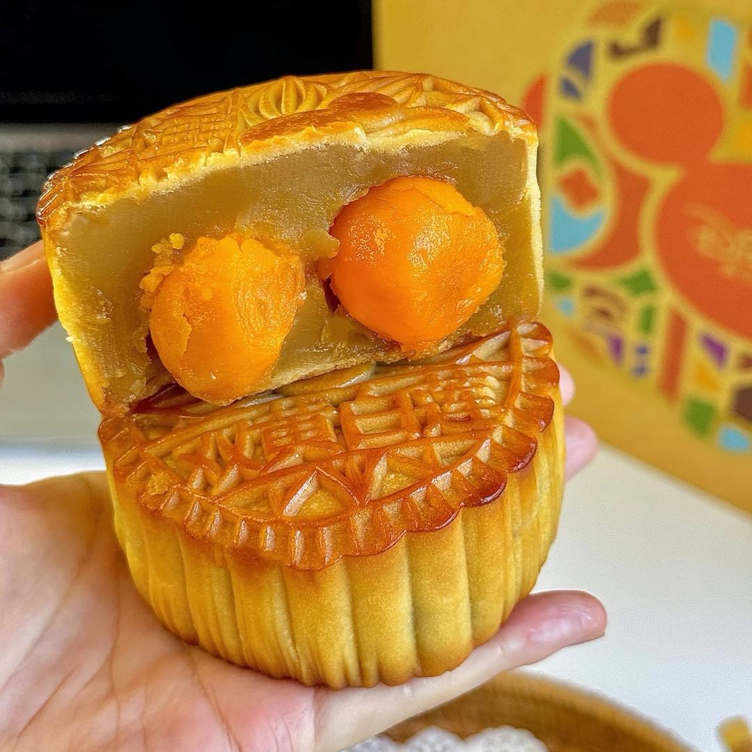 双黄莲蓉月饼🥮