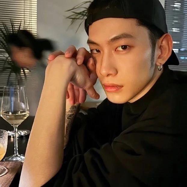 VAG&联盟设计师朗伍德