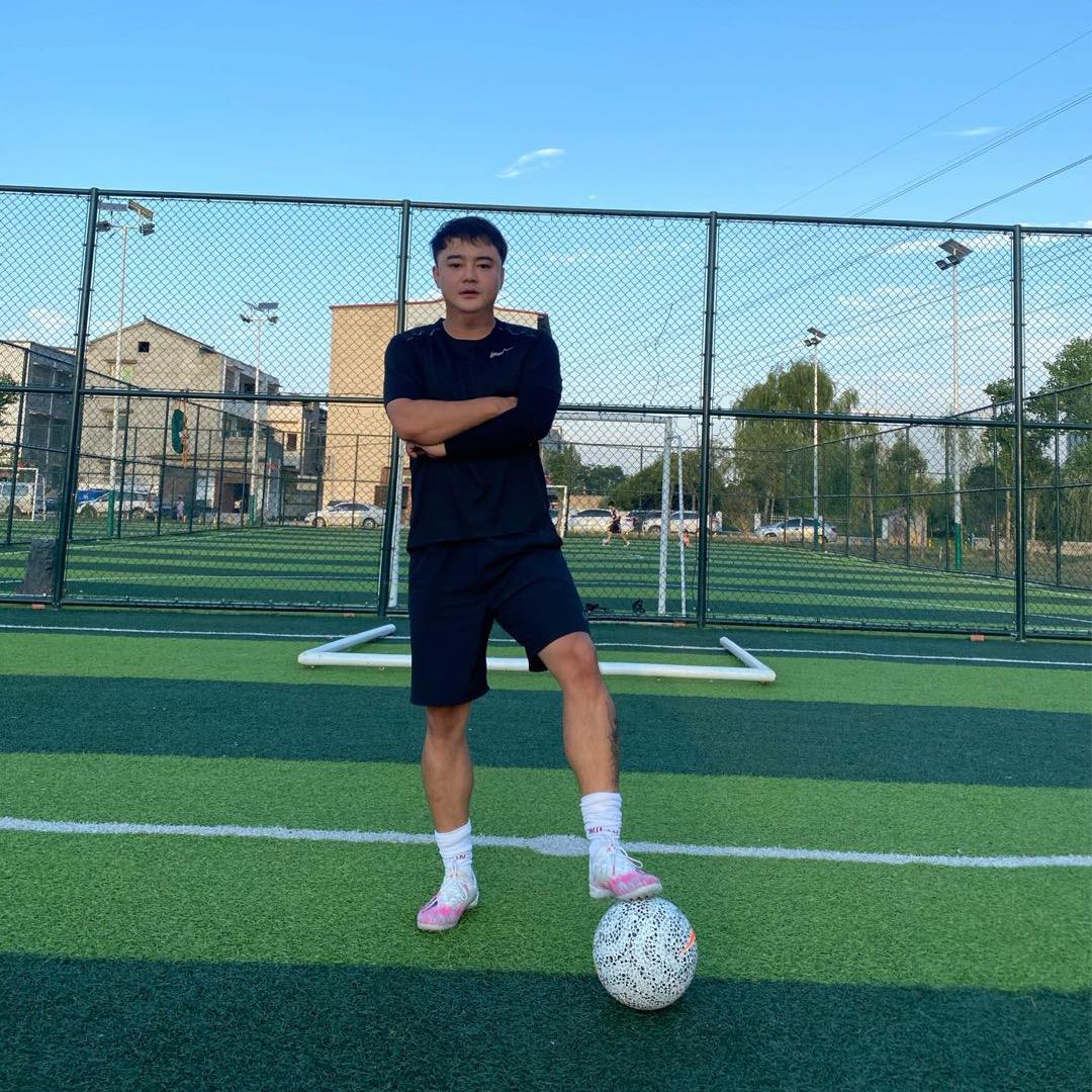 教孩子踢好球丶