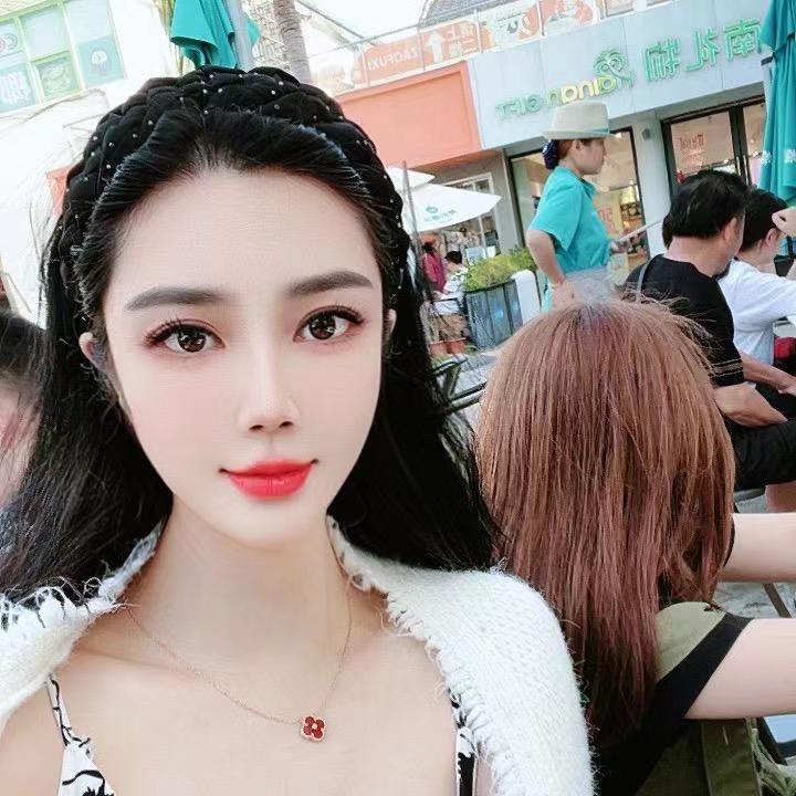 金雅琳（每天中午12点直播）