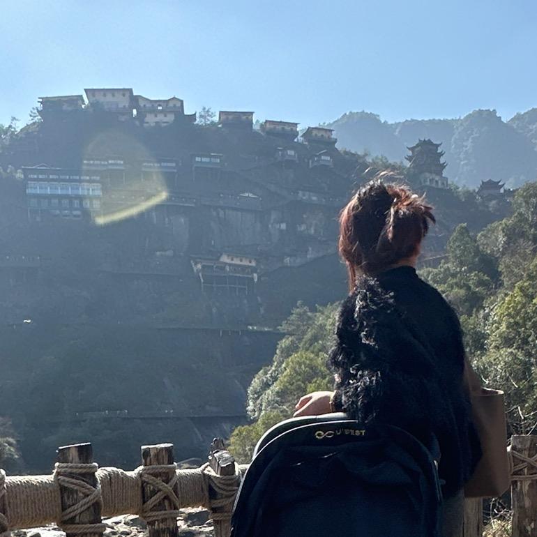 平平无奇熊老师