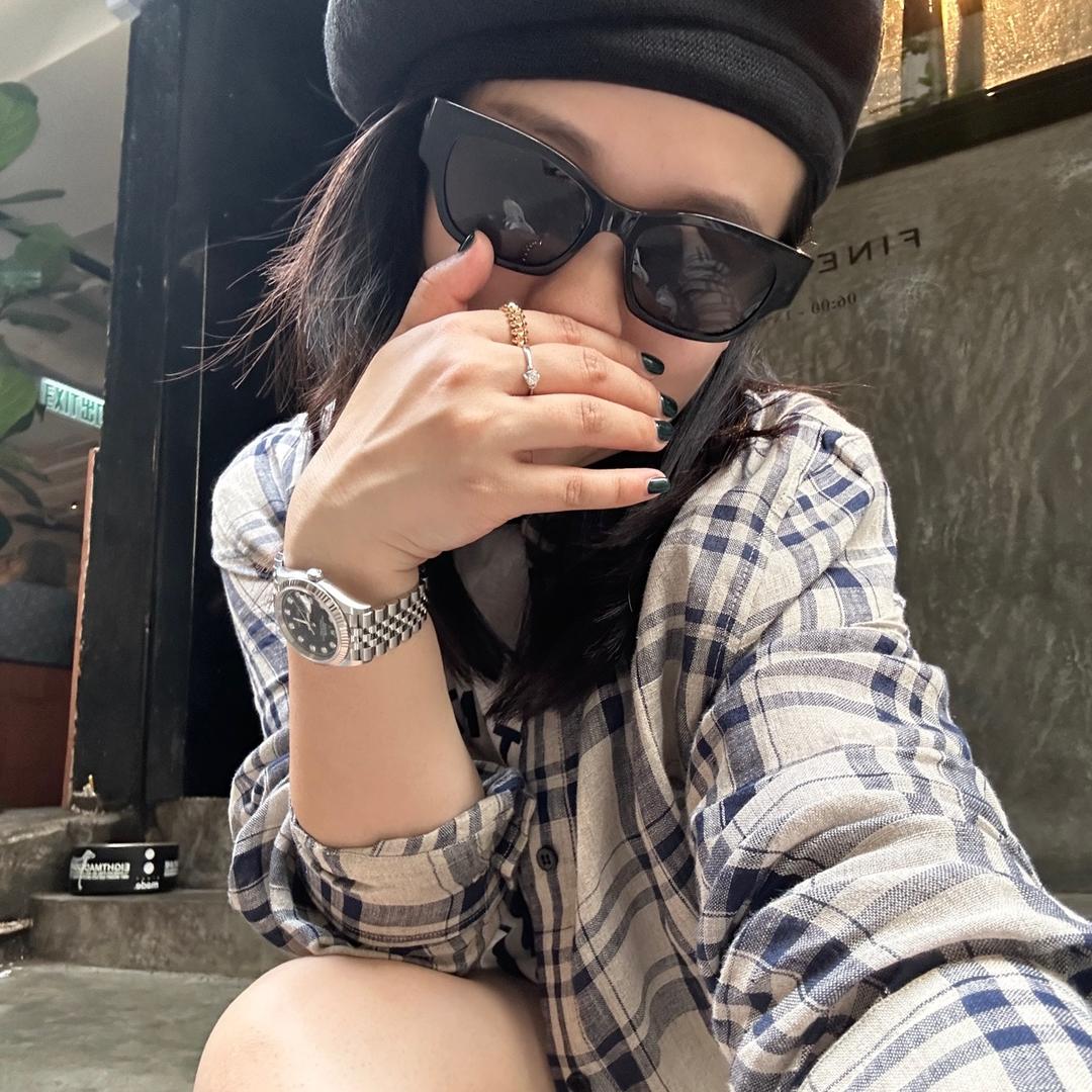 LuckyGoddnes于 服饰