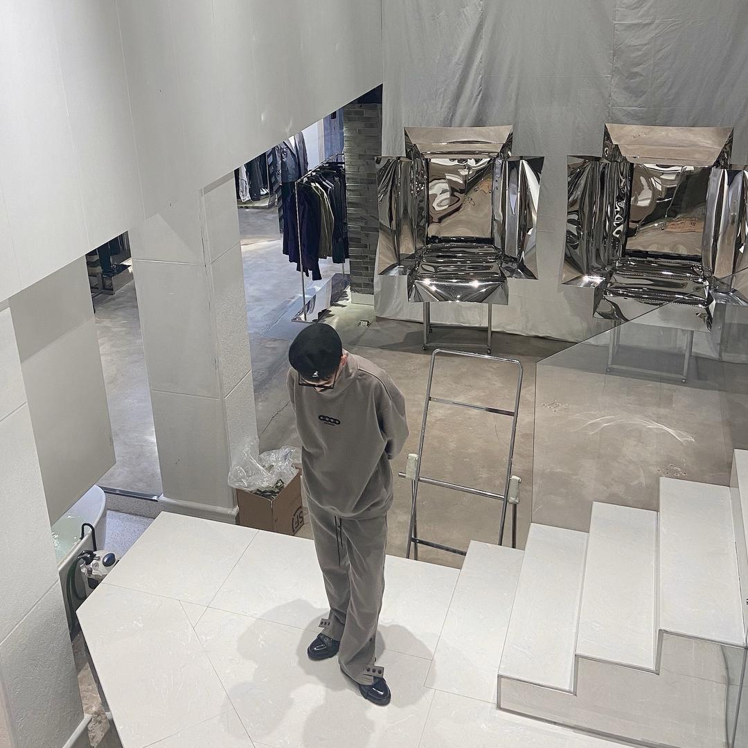 上班哪有不疯的