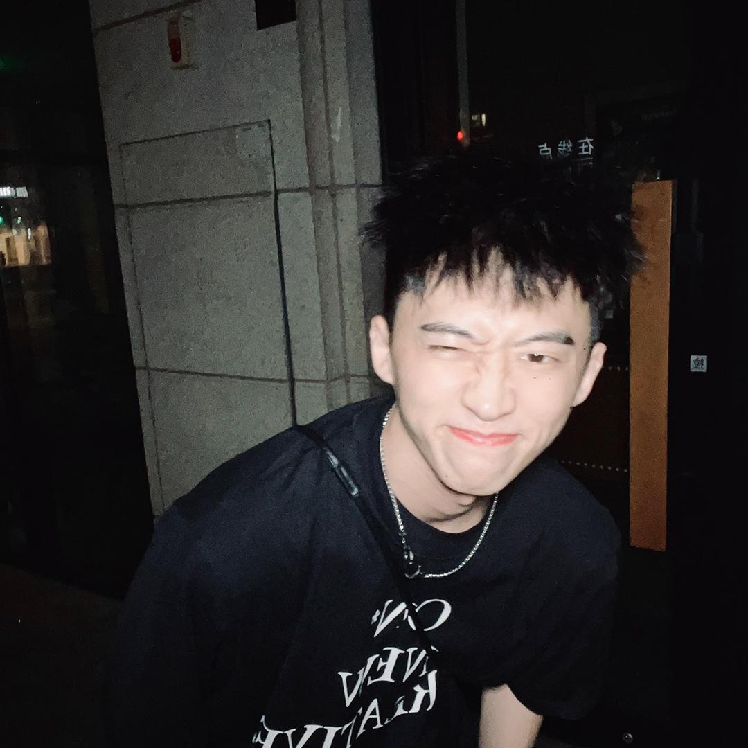 行走的猪蹄