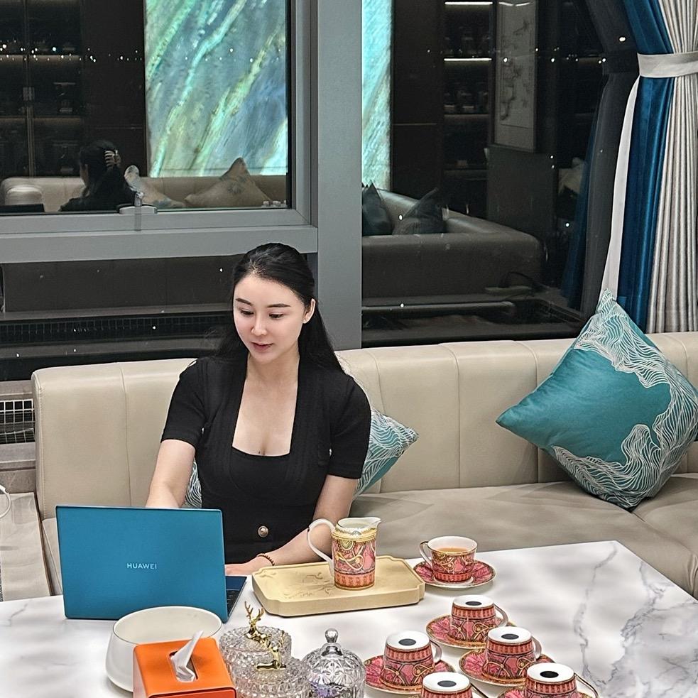 🧸梁小姐.