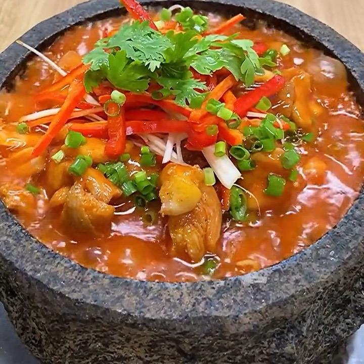 钱兜兜石锅泡泡鸡盈江店