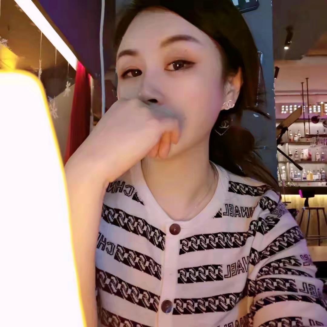 大铃吃瓜🍉