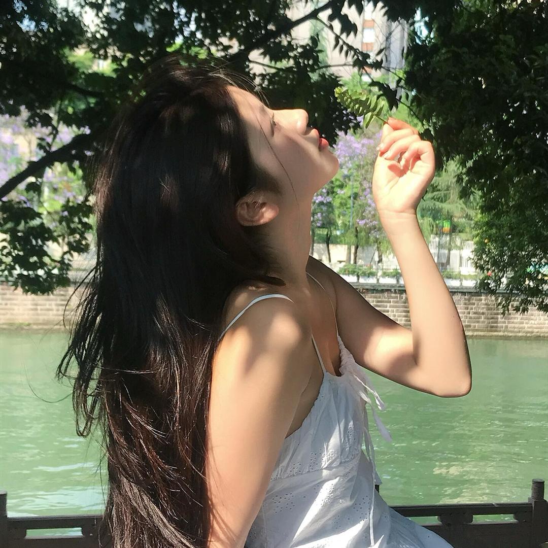 羊咩咩.