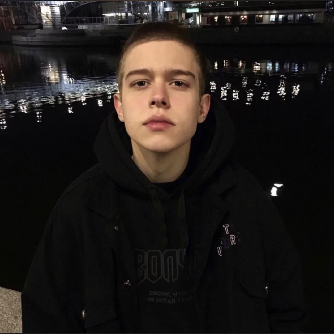 𓆡 𓂂𓈒𓏸𓂂𓈒𓏸.