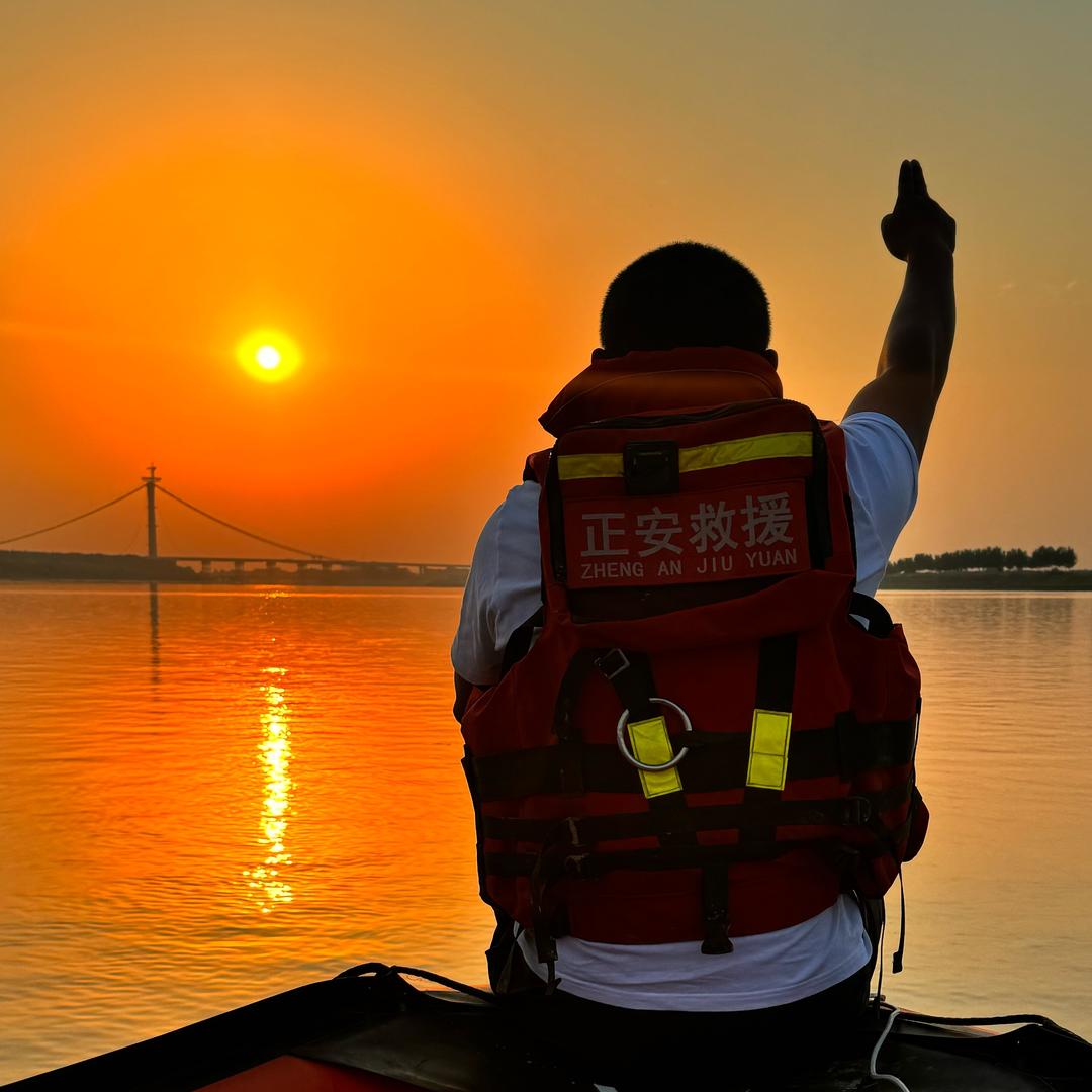 东憨憨