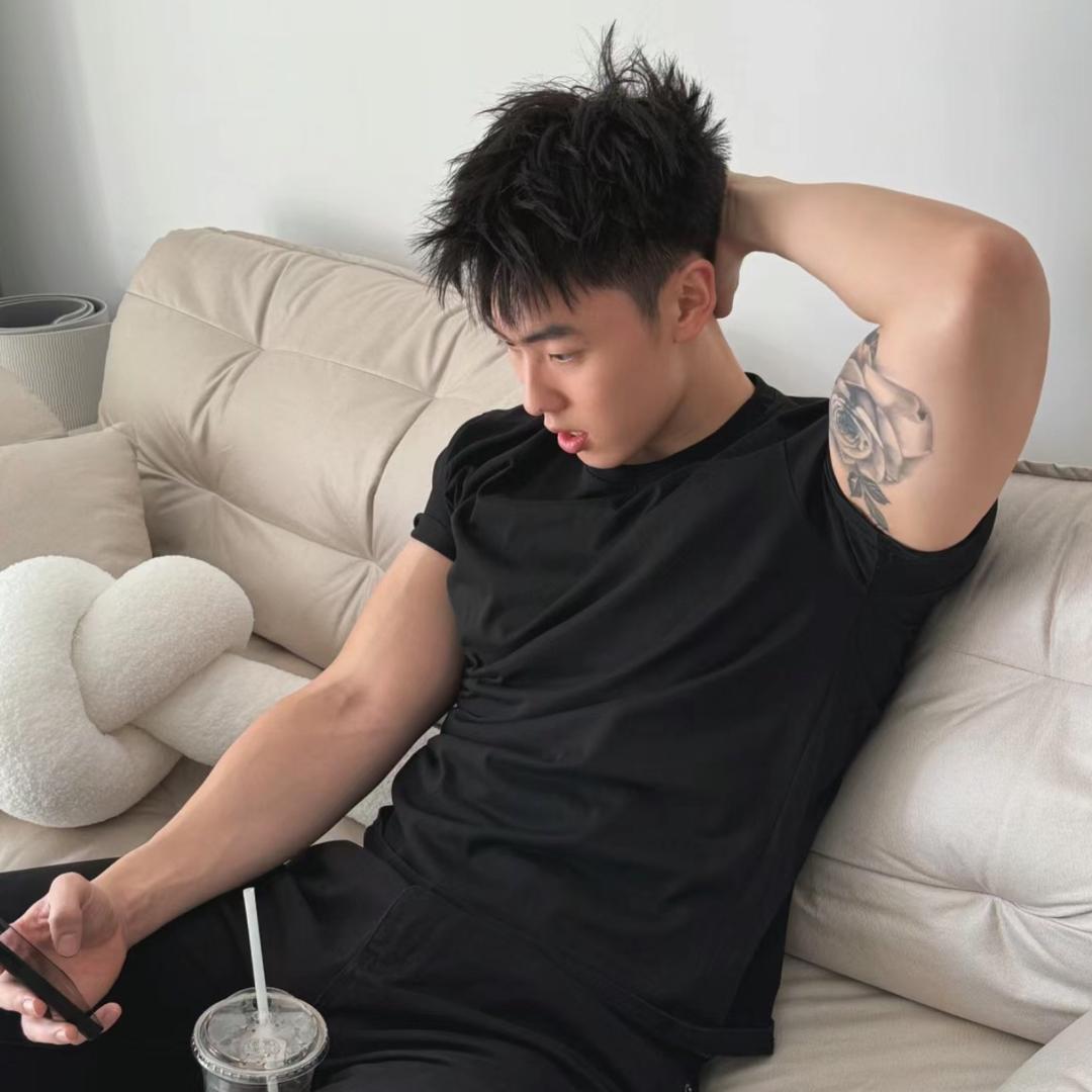 大白.