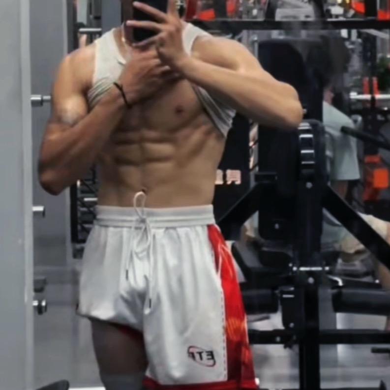 恐龙🦖不会飞 之 重生寻找矮框🏀