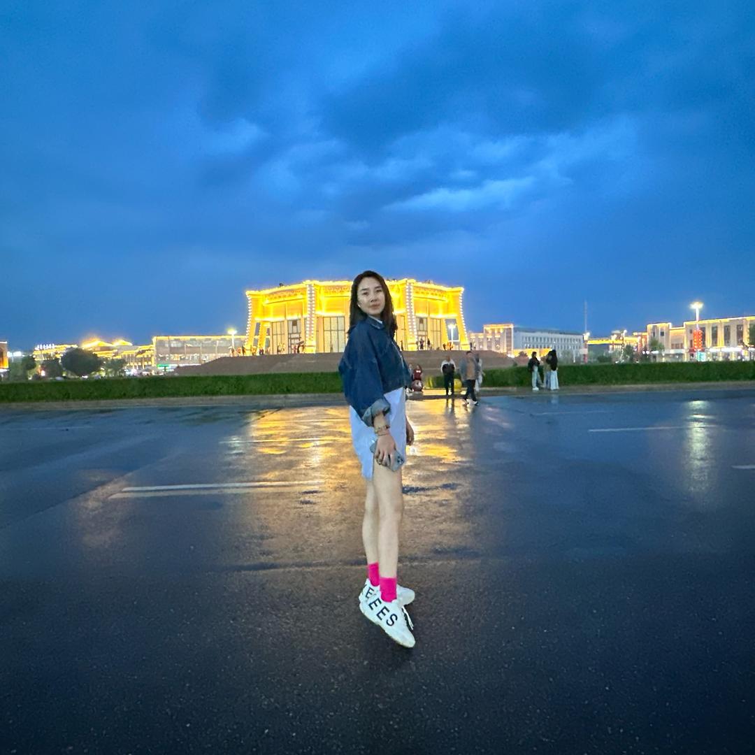 爱吃菜的小牛