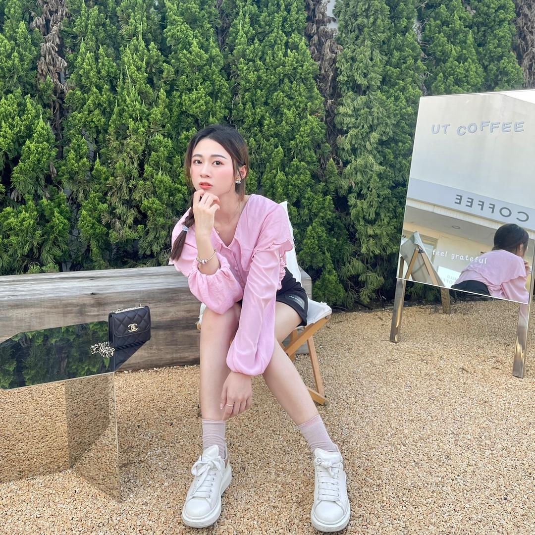 大圆脸美少女