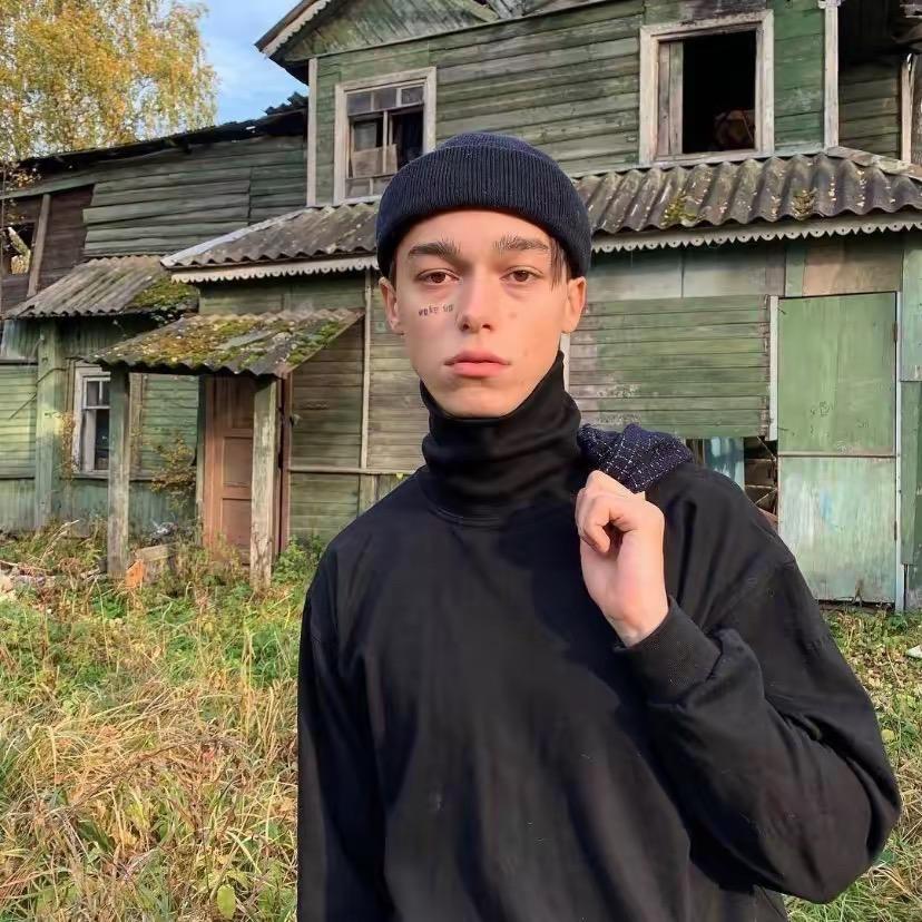 笨蛋总是掉眼泪