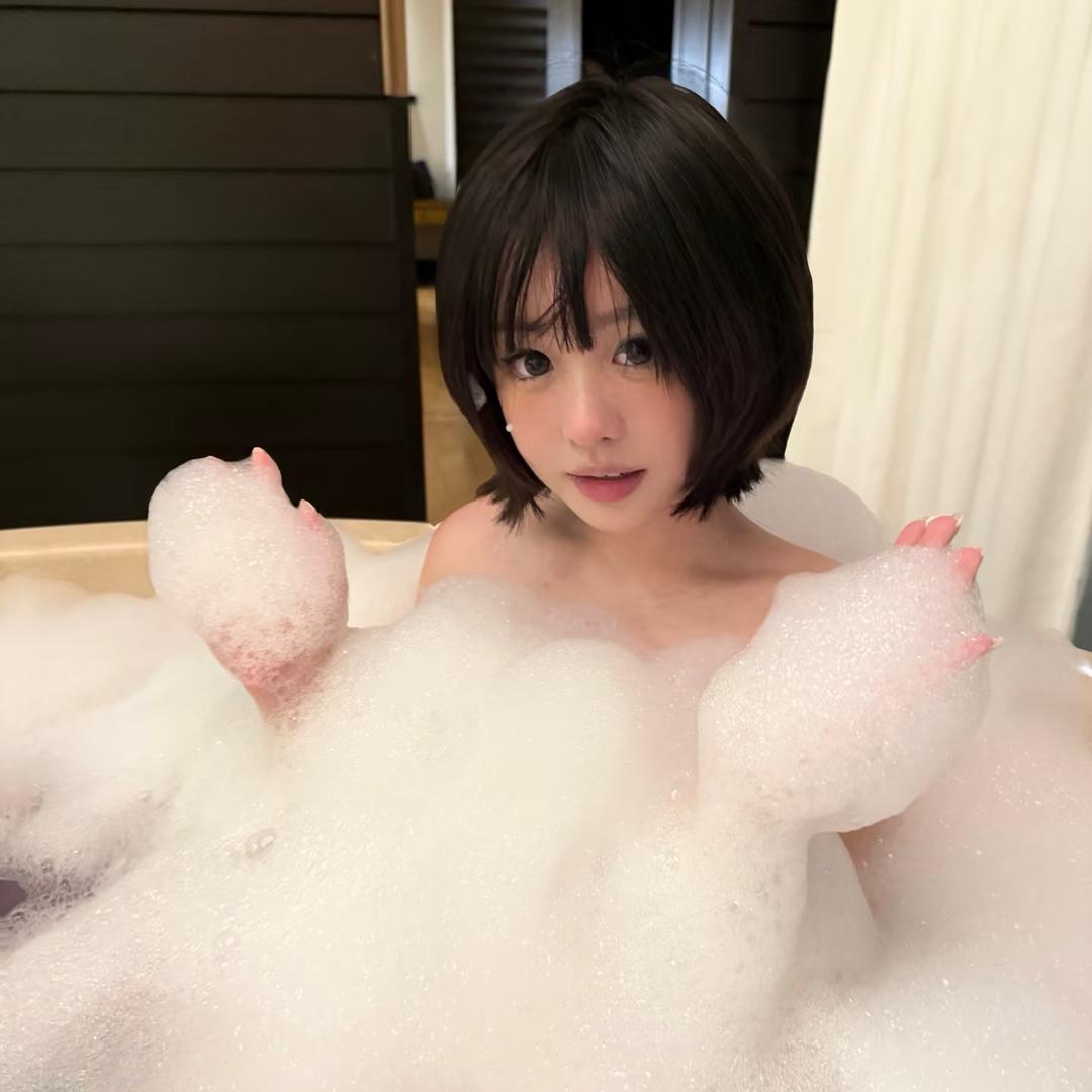 来颗葡萄.