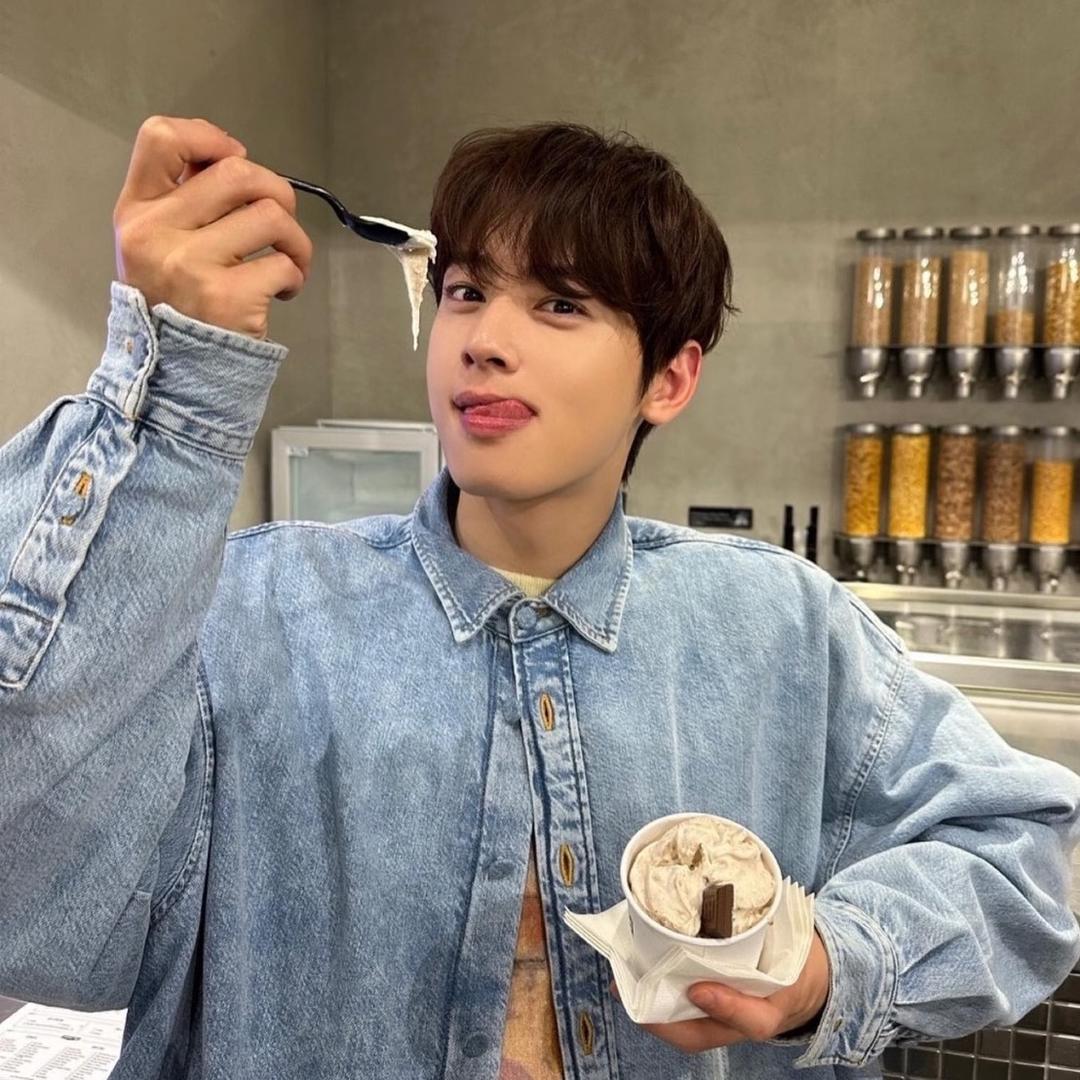 yy.yy(见过车银优和有车银优亲签版)